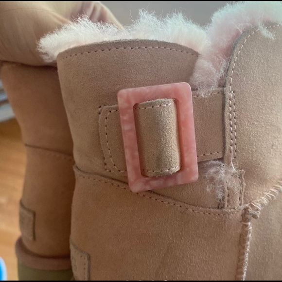 SOLD UGG MINI bailey fluff - Picture 7 of 8